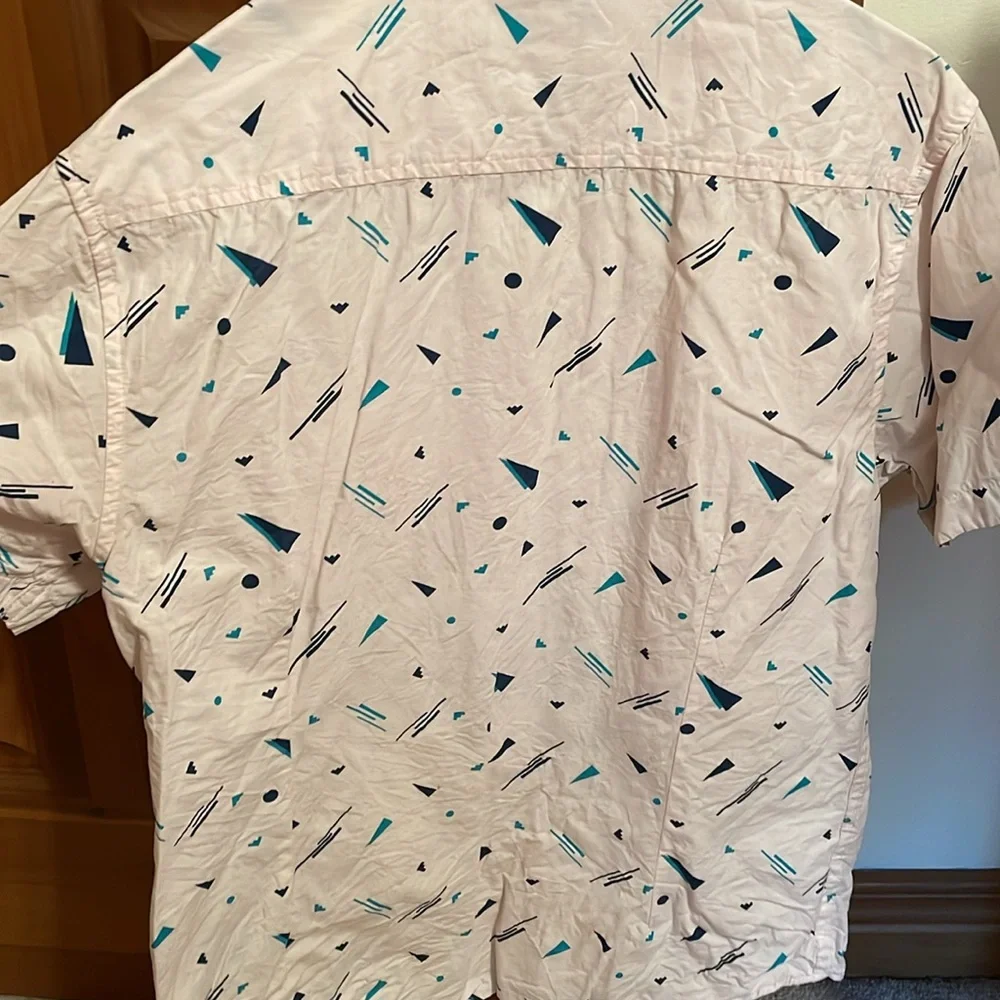 Massive button up - Picture 4 of 4